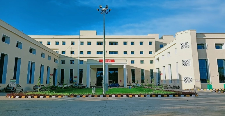 PILIBHIT MEDICAL COLLEGE